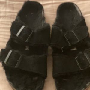 Black fur birkenstock